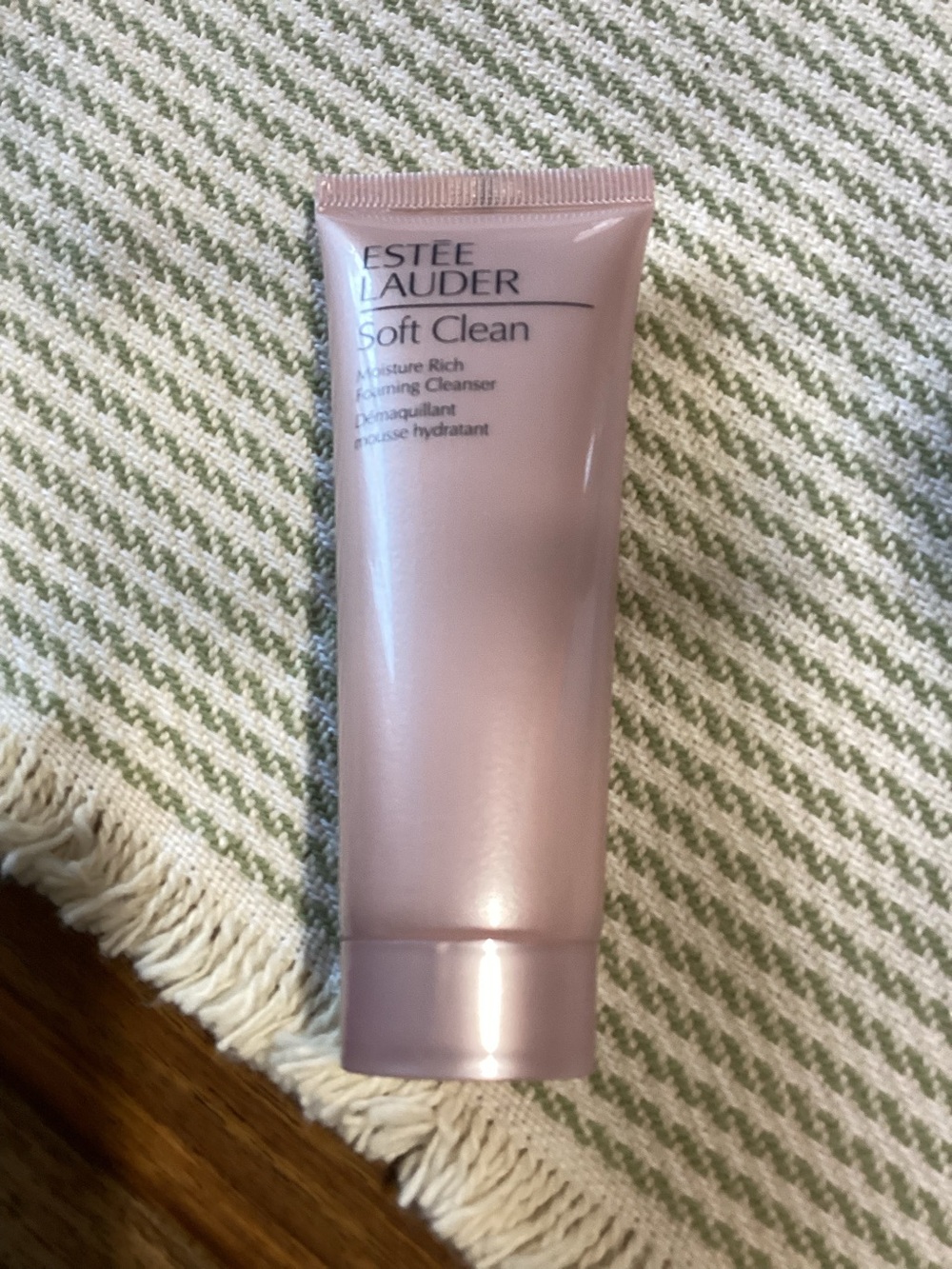 Estรฉe Lauder Soft Clean foaming cleanser